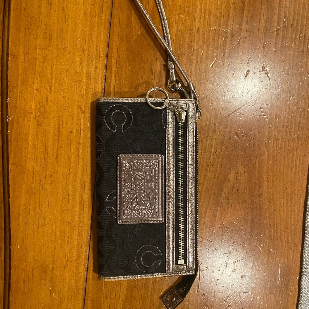 Coach wristlet, poppy collection